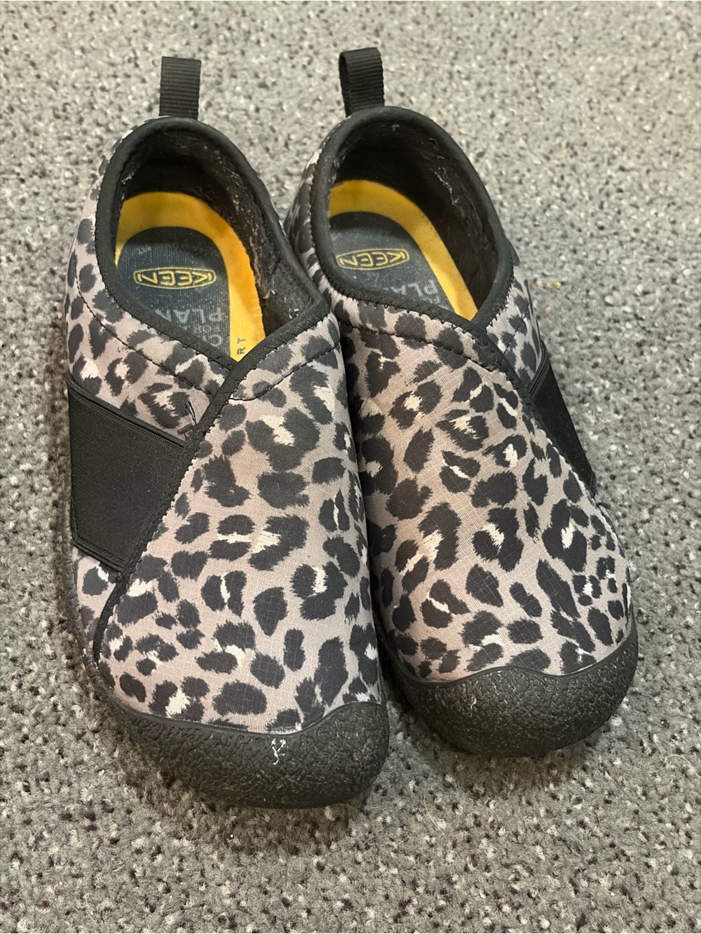 Keen Leopard Slip-On Casual Shoes - Gray/Black with Yellow Insole
